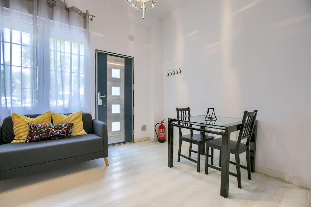 Ferienwohnung Cozy Getaway In Madrid Exterior foto